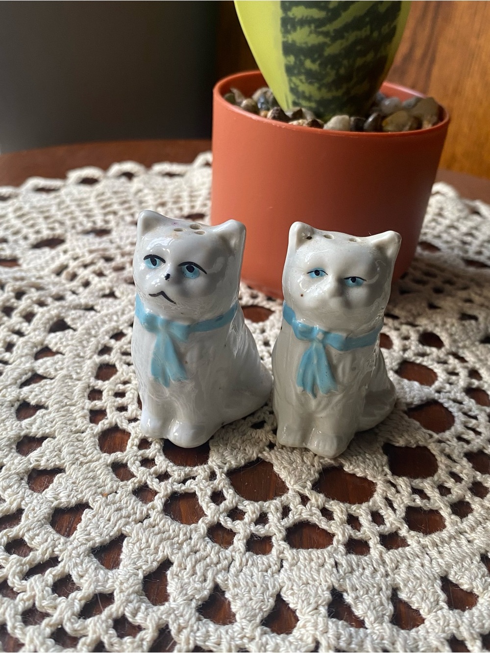 Vintage White Ceramic Cat Salt and Pepper Shakers with Blue Bows